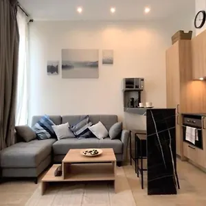 G2 Exclusivo, Apartamento Madrid